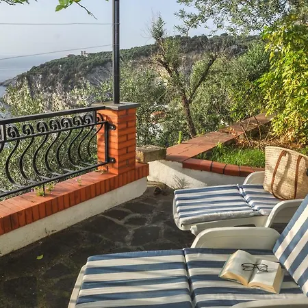 Tatil Evi La Terrazza Sul Golfo Massa Lubrense